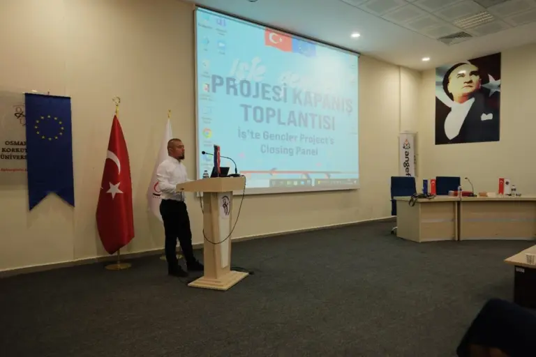 Kapanış toplantısı salonu
