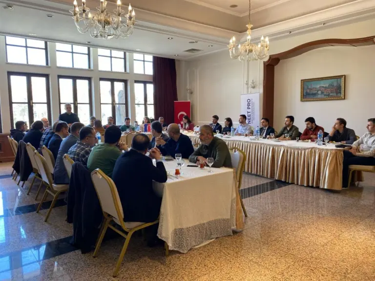 Yuvarlak masa toplantısı